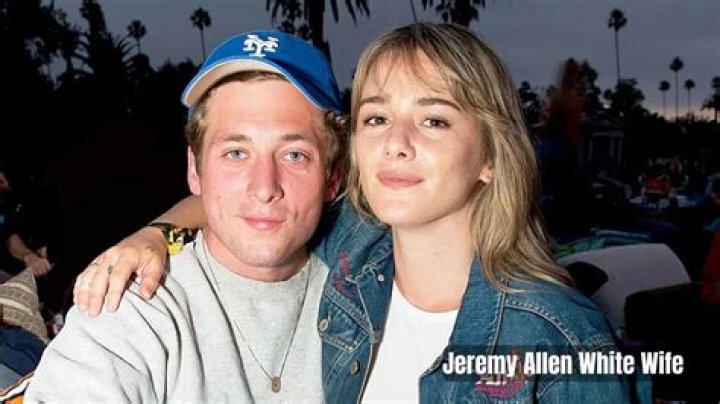Discovering Jeremy Allen White's Height In Centimeters