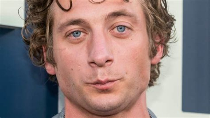 Discovering Jeremy Allen White Altura: Height, Life, And Career