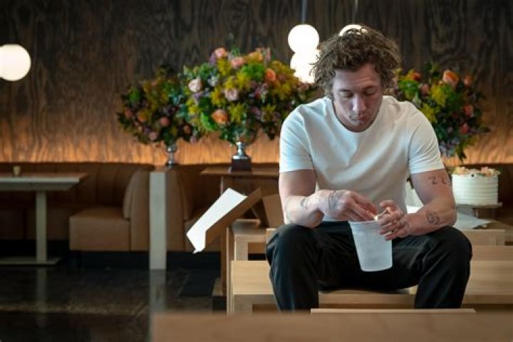 Unveiling Jeremy Allen White's Height In Feet: A Closer Look